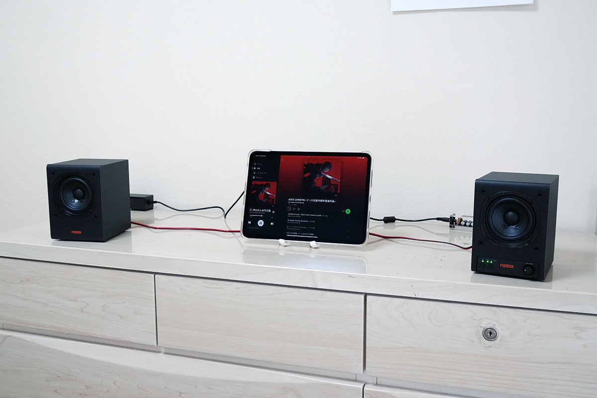 タブレットと組み合わせて寝室で使ってみた
