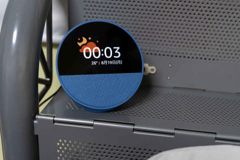 ミニレビュー】時刻・天候表示が便利なAmazon「Echo Spot」。デスク脇