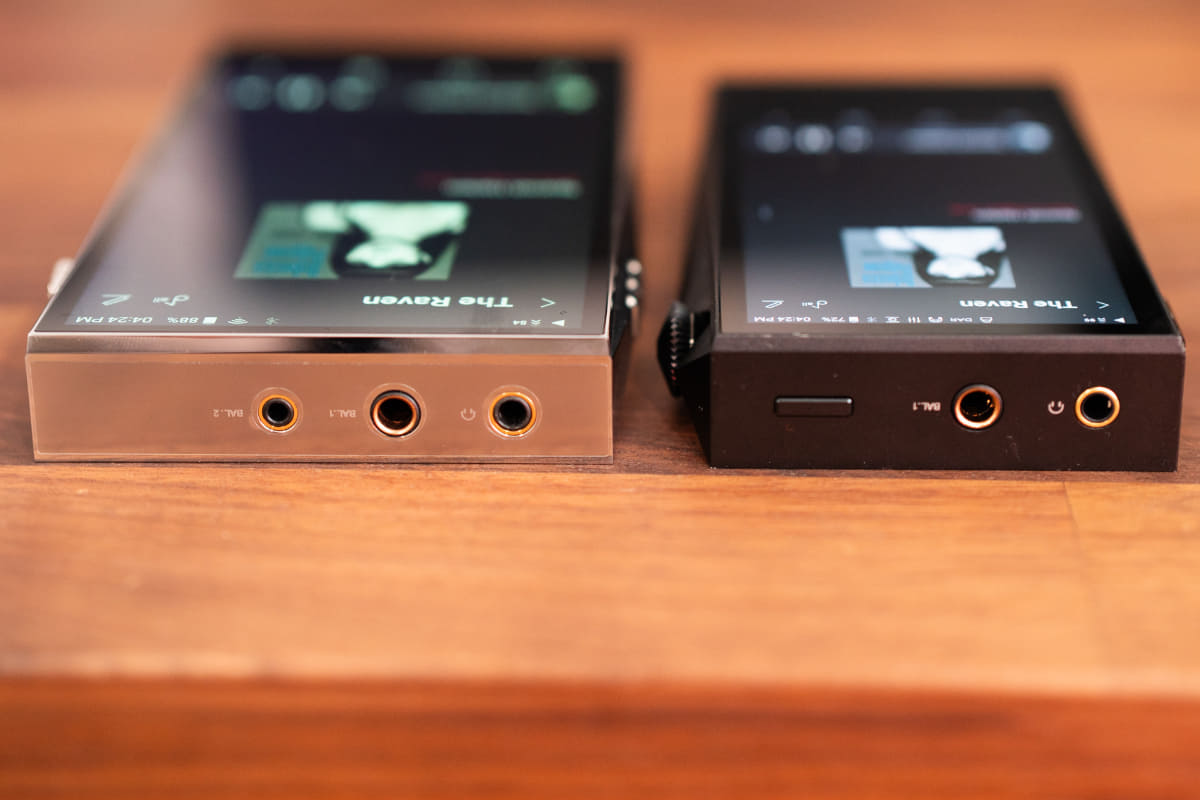 出力端子の比較。SP3000Mは2.5mm 4極バランス出力が省かれている