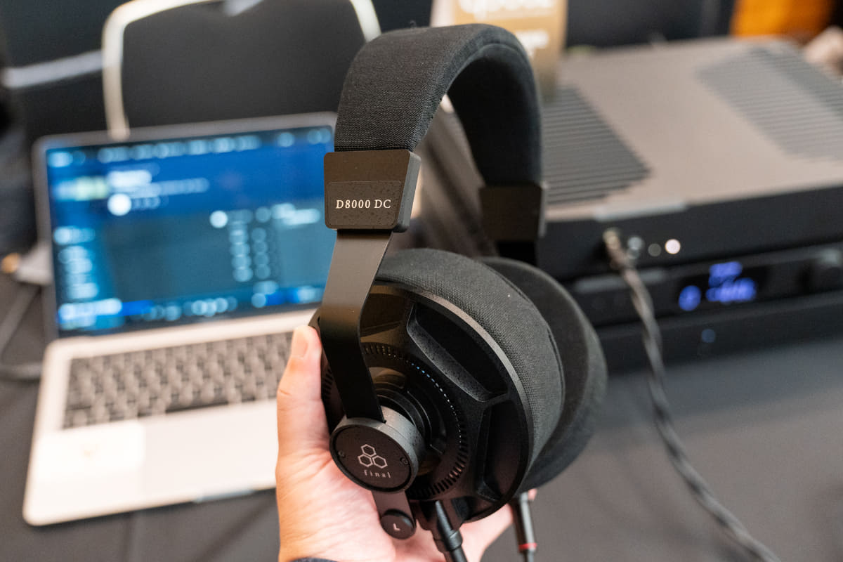 11月の「秋のヘッドフォン祭 2024」で展示された「D8000 DC」量産機