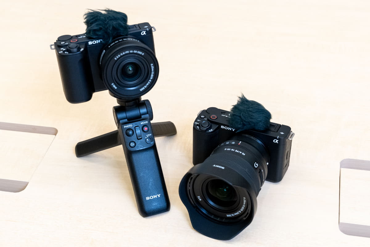 VLOGCAM ZV-E10(左)、ZV-E1(右)