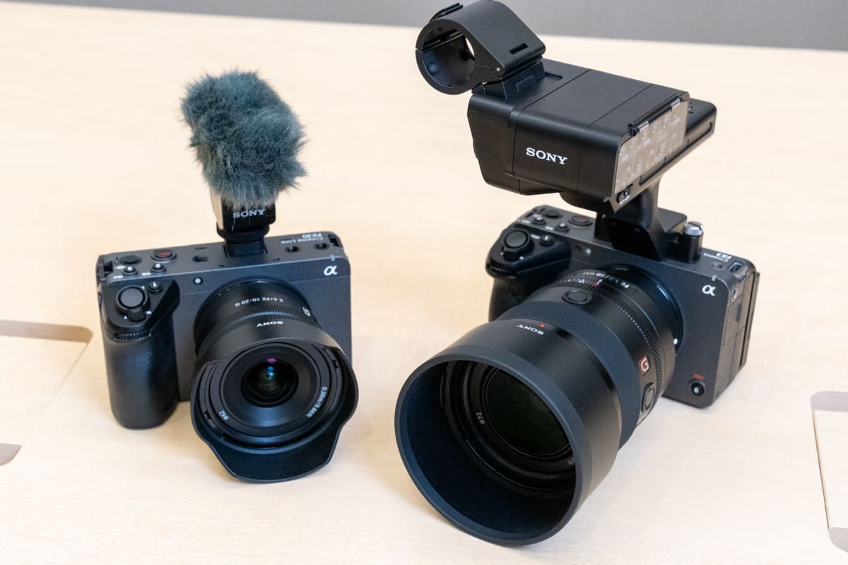 FX30(左)、FX3(右)