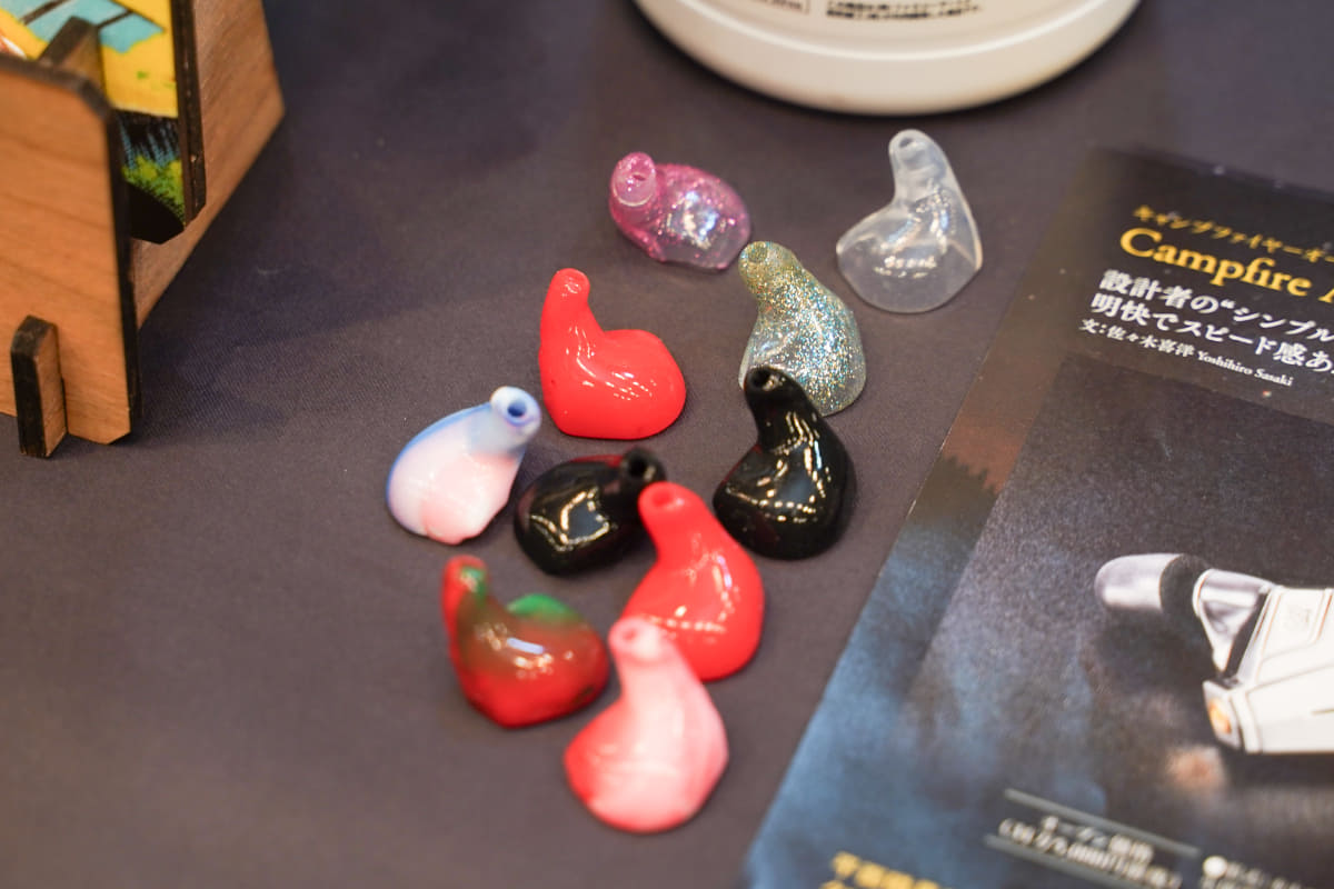 カスタムイヤーピースをAstrolithに取り付けたところ