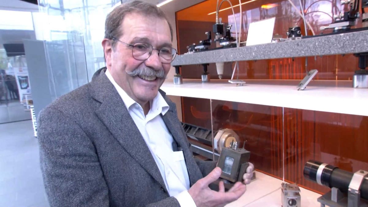 ノーベル物理学賞を受賞しているアラン・アスペ氏