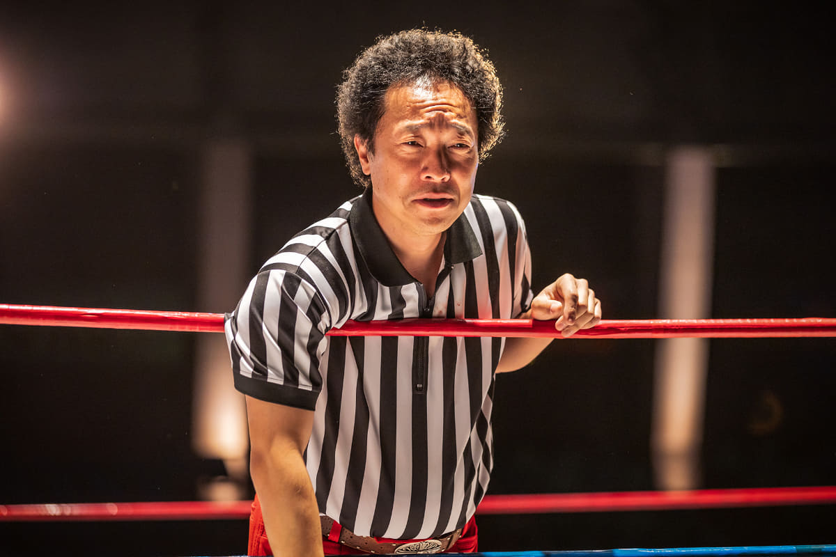 一世を風靡した極悪レフェリー・阿部四郎も完全再現