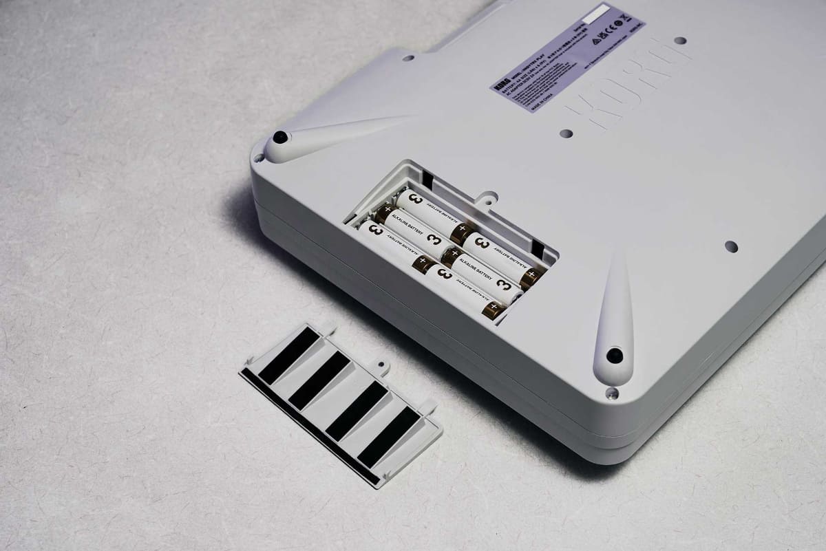 単三電池×6本でも駆動できる