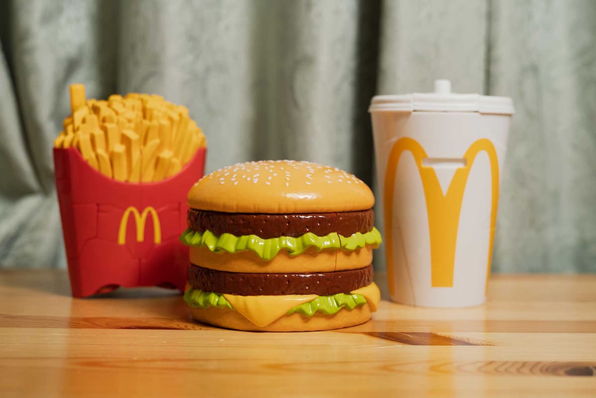 変形前の「マクドナルド×エヴァンゲリオン バリューセットフィギュア」