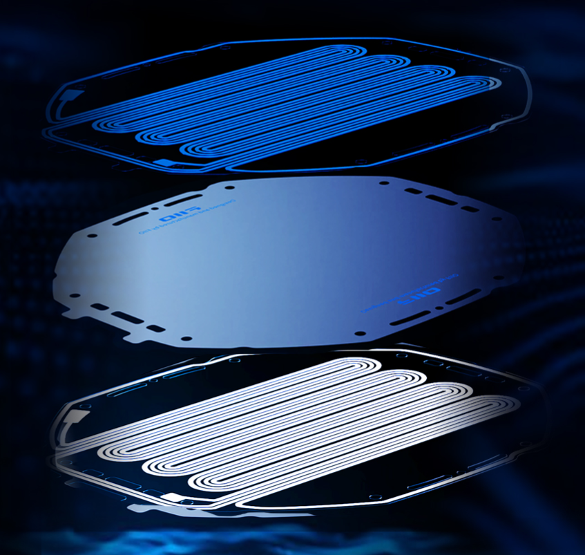 PET素材をダイヤフラムの基材として使い、そこにサファイアとアルミニウムをコーティング。二層構造にする事で、各周波数帯域における応答特性を高め、解像度を向上させているそうだ