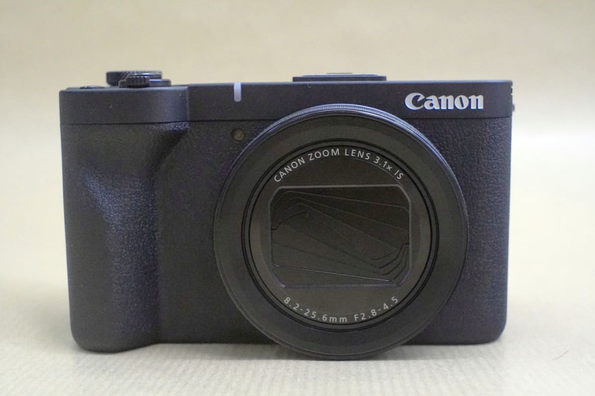 電源を切ればレンズカバーが閉じる