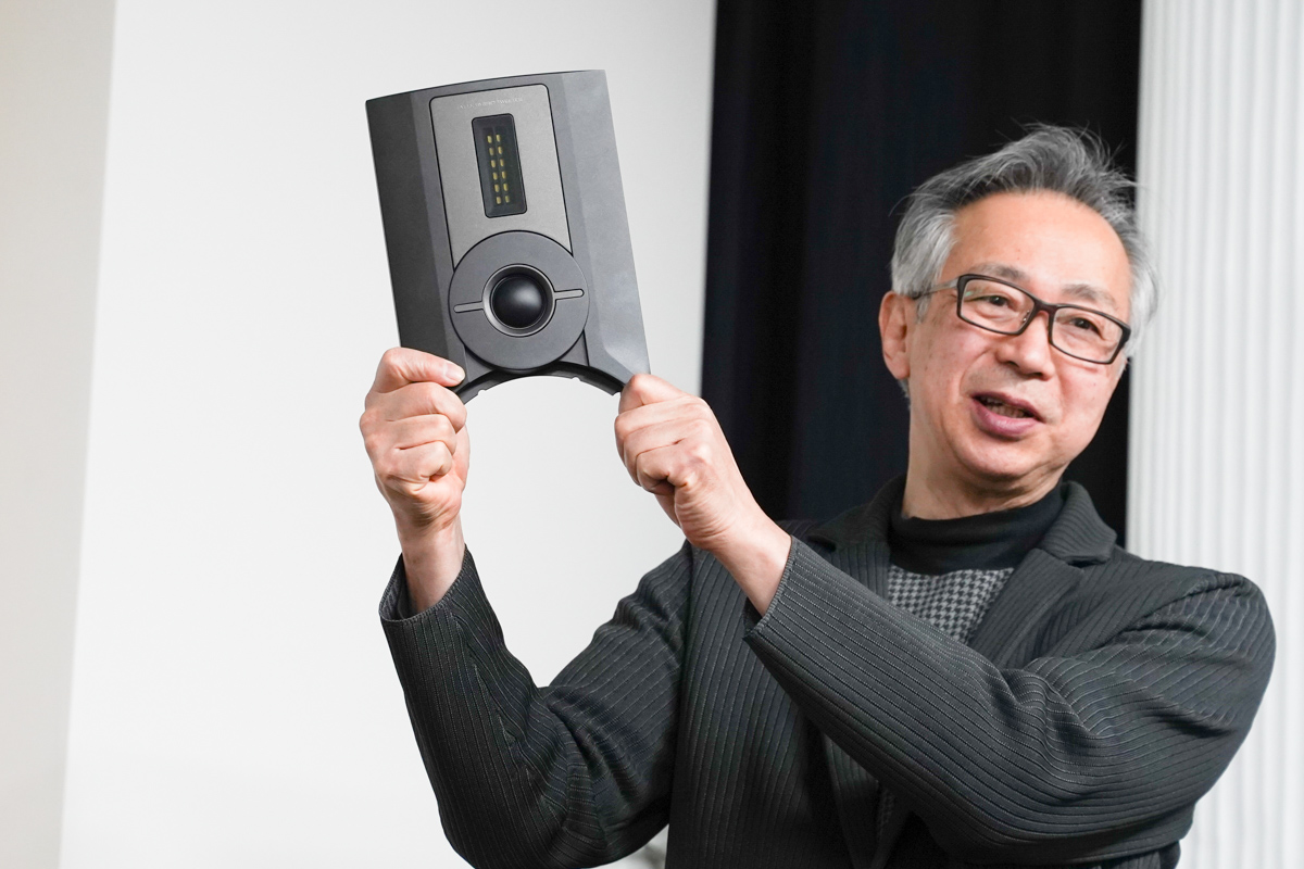 EVO-Kハイブリッド・ツイーターを収納するバッフルは、アルミダイキャスト製