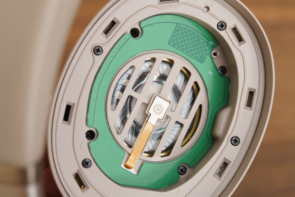 マイカ(雲母)のドームを振動板に採用した