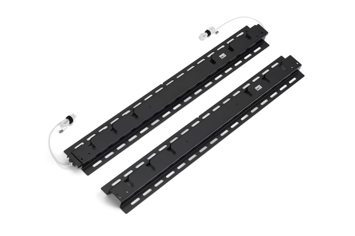 98型対応の壁掛け金具「SU-WL460」。負荷重量は125㎏まで