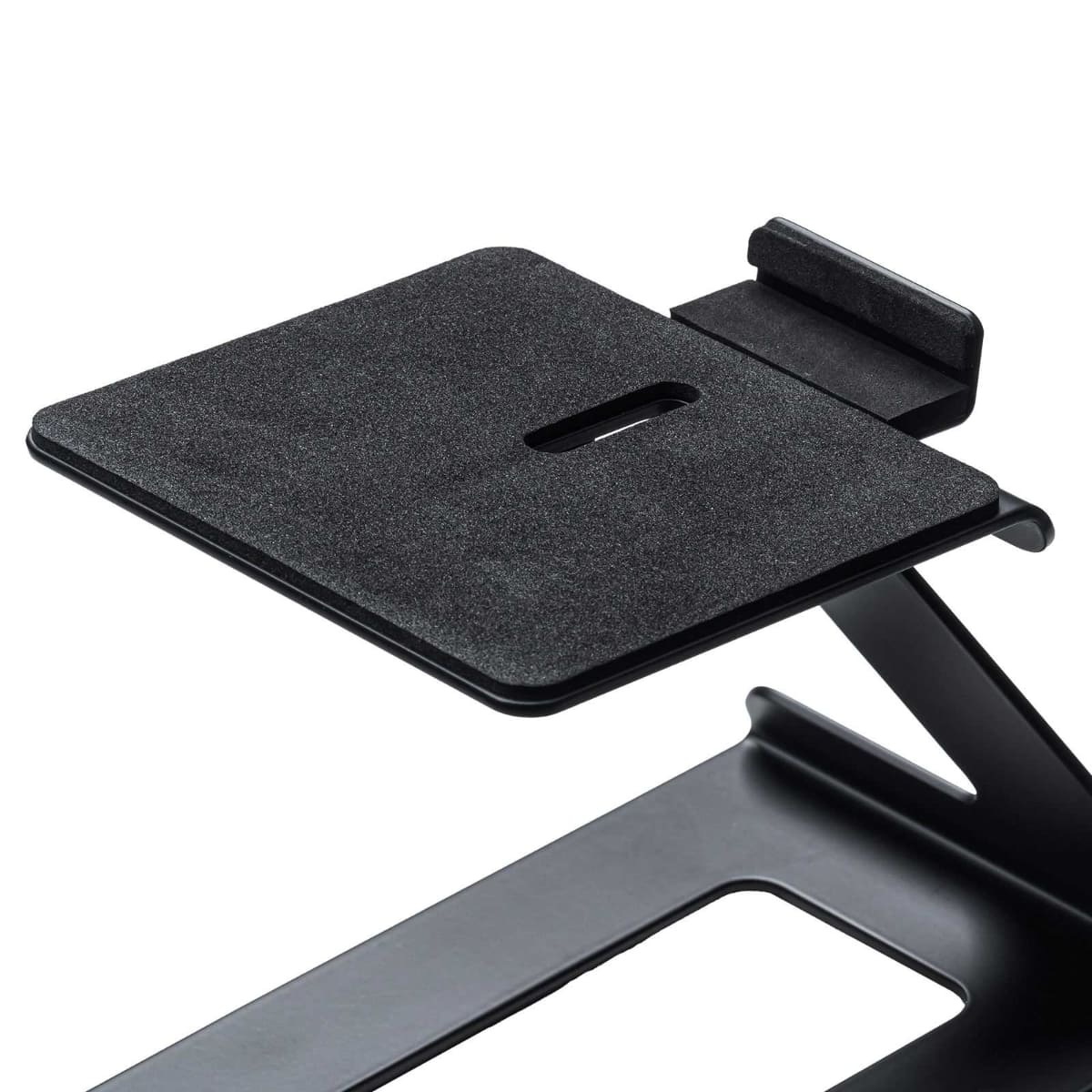 スピーカー設置面はクッション付き