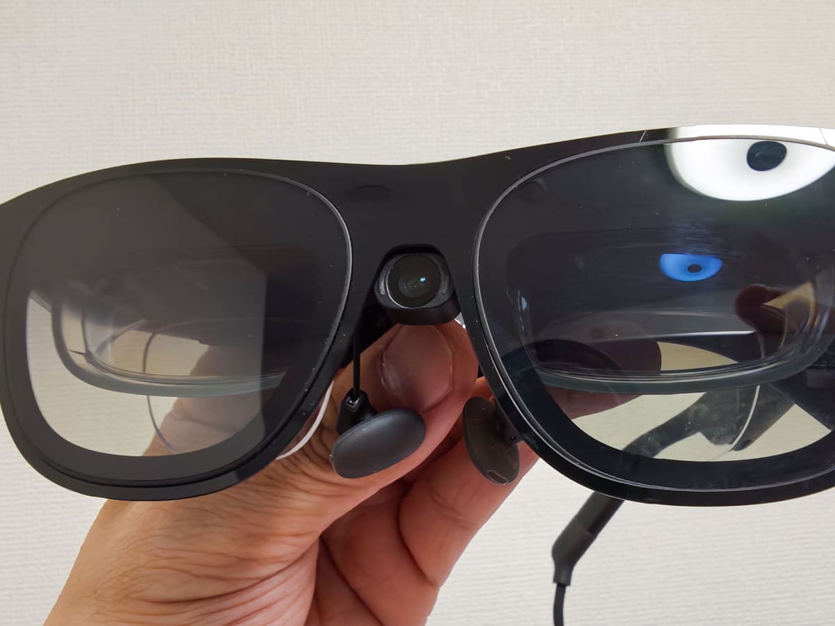 XREAL OneにXREAL Eyeを取り付けた様子