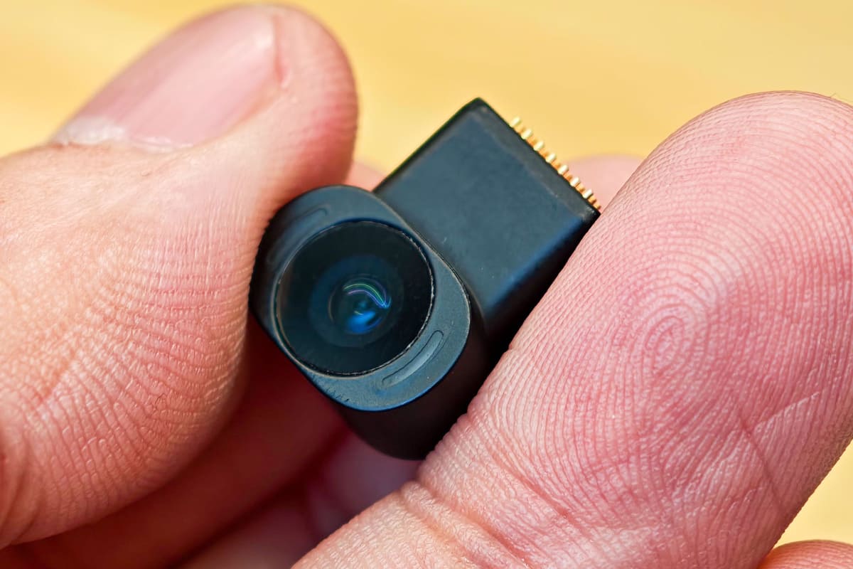 XREAL Eyeは非常に小さい