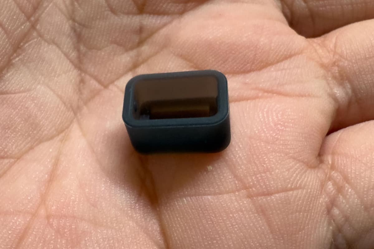 XREAL Eyeを外したときにピンを保護するカバー