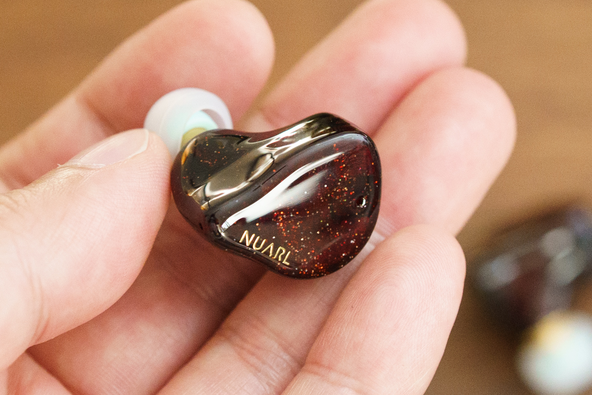 完成した状態。筐体のつなぎ目はまったく見えない