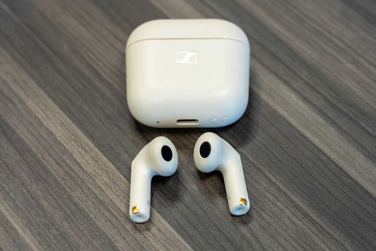 発売済みの「ACCENTUM True Wireless」との違い