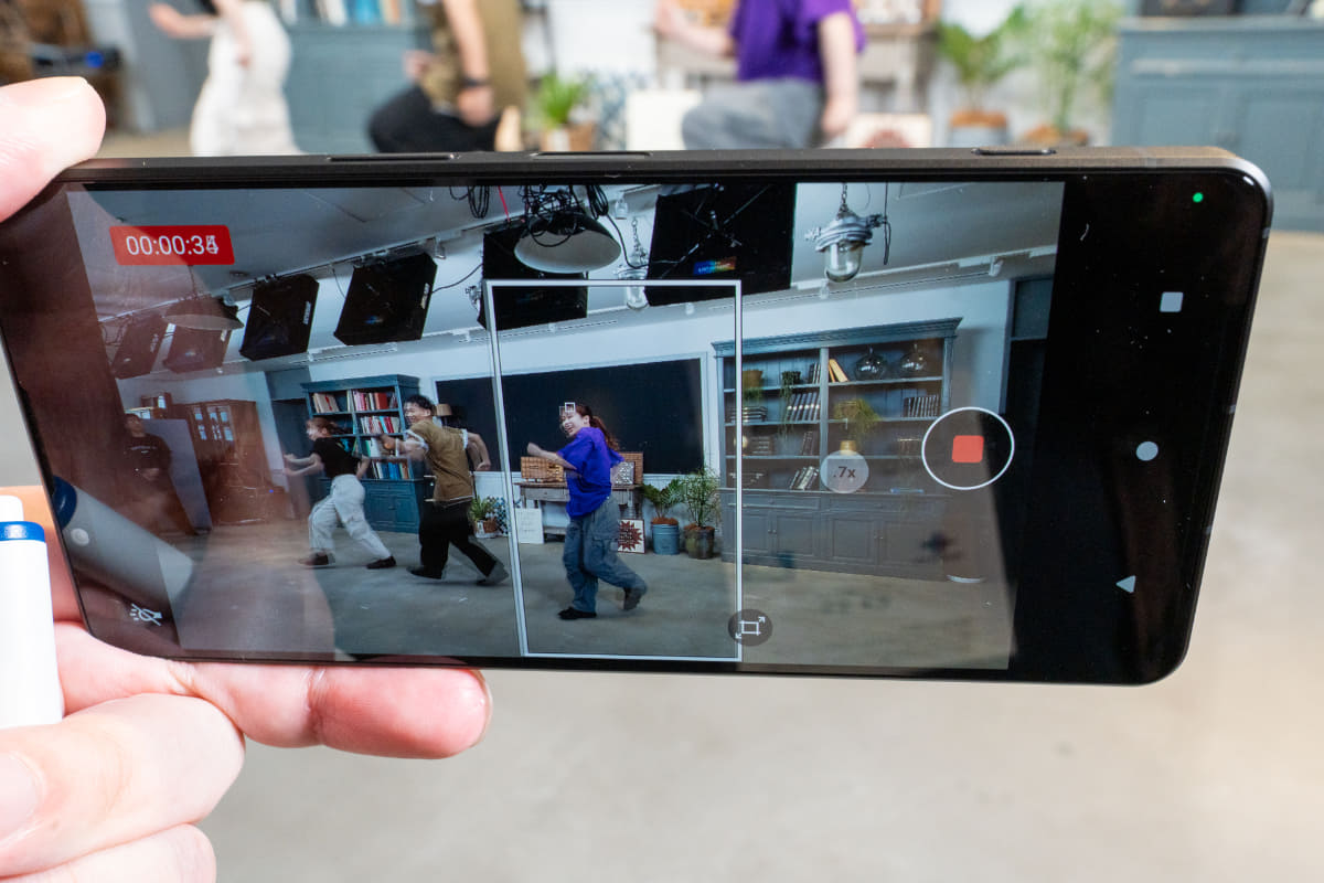 オートフレーミングで撮影している様子