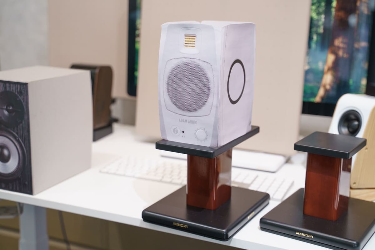 「D3V」の紙模型を載せたところ