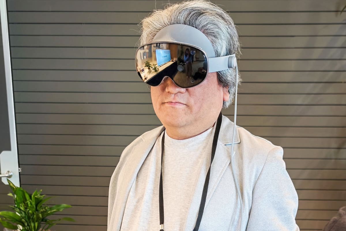 Project Moohanを体験中の筆者。髪が盛大に乱れている点はご容赦を