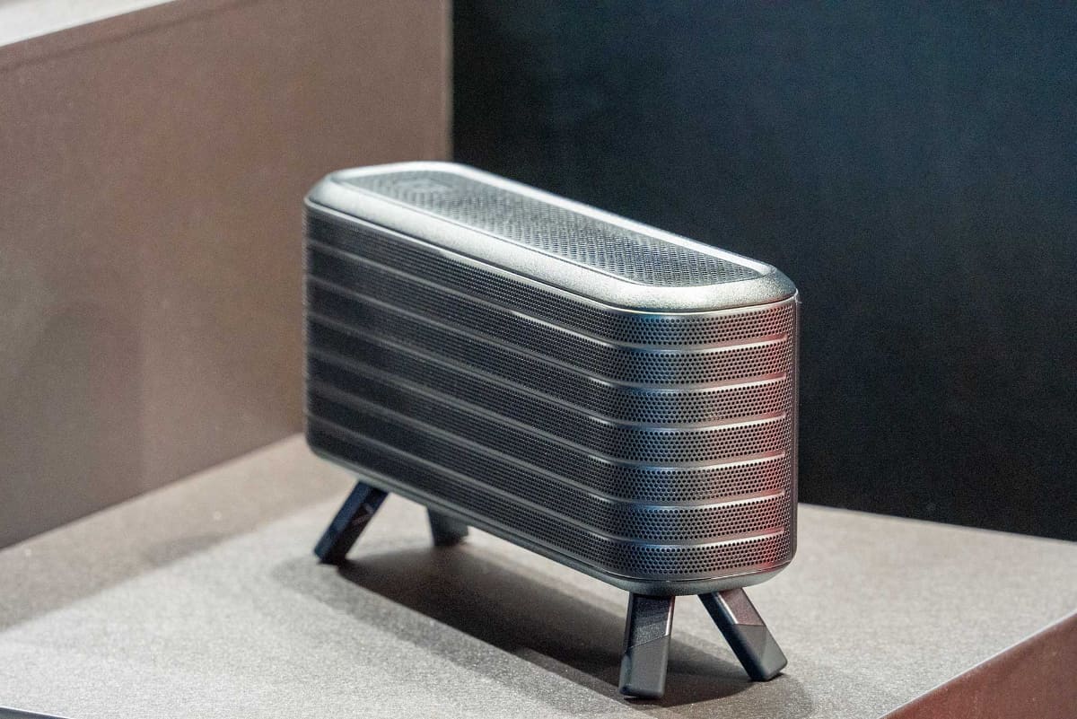 付属のサテライトスピーカー