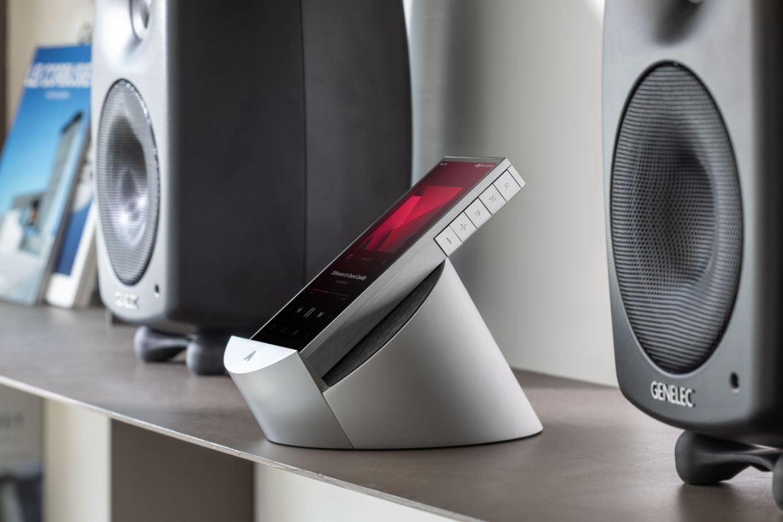 オーディオシステムやアクティブスピーカーと連携できる