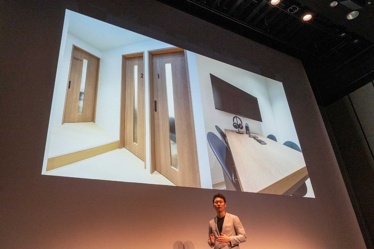 打ち合わせなどに使える個室スペースも用意