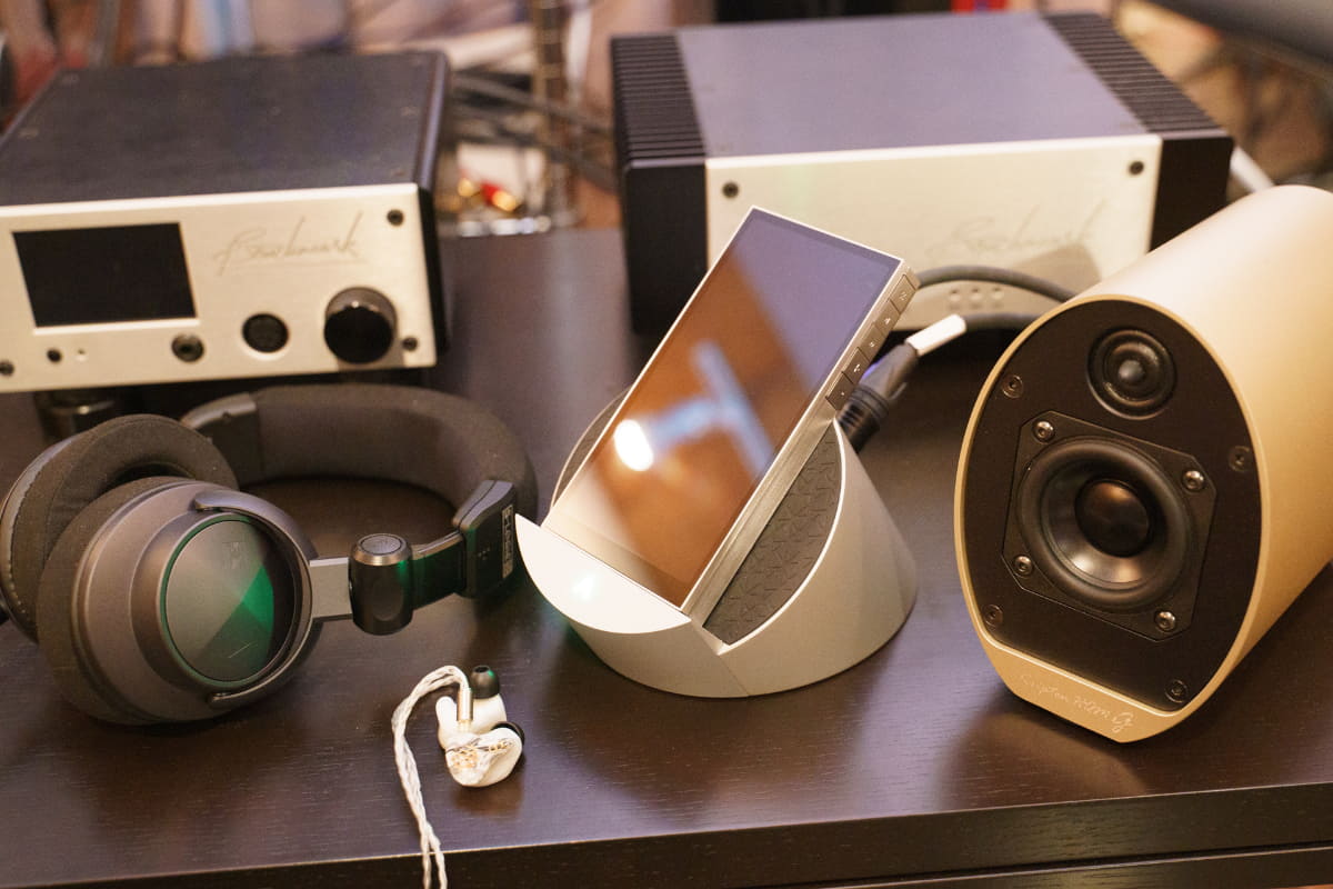 中央がAstell&Kern「PD10」