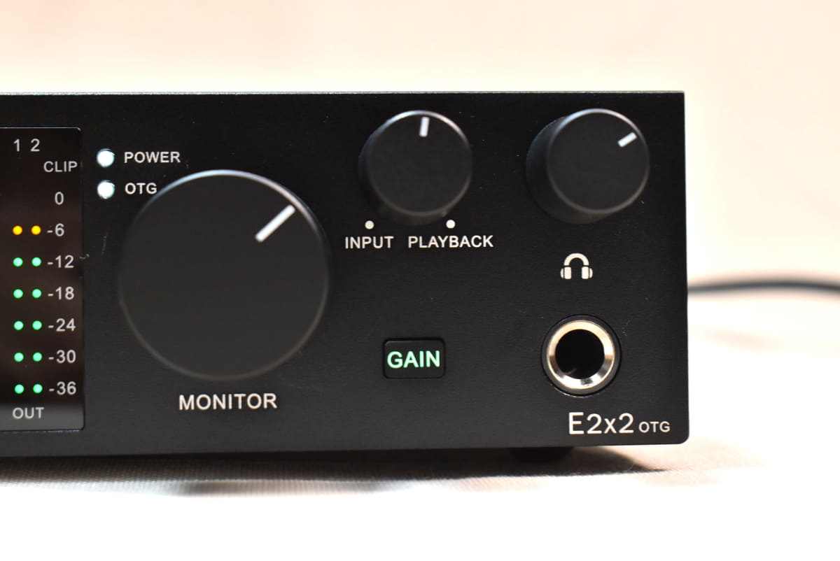 ヘッドフォン出力