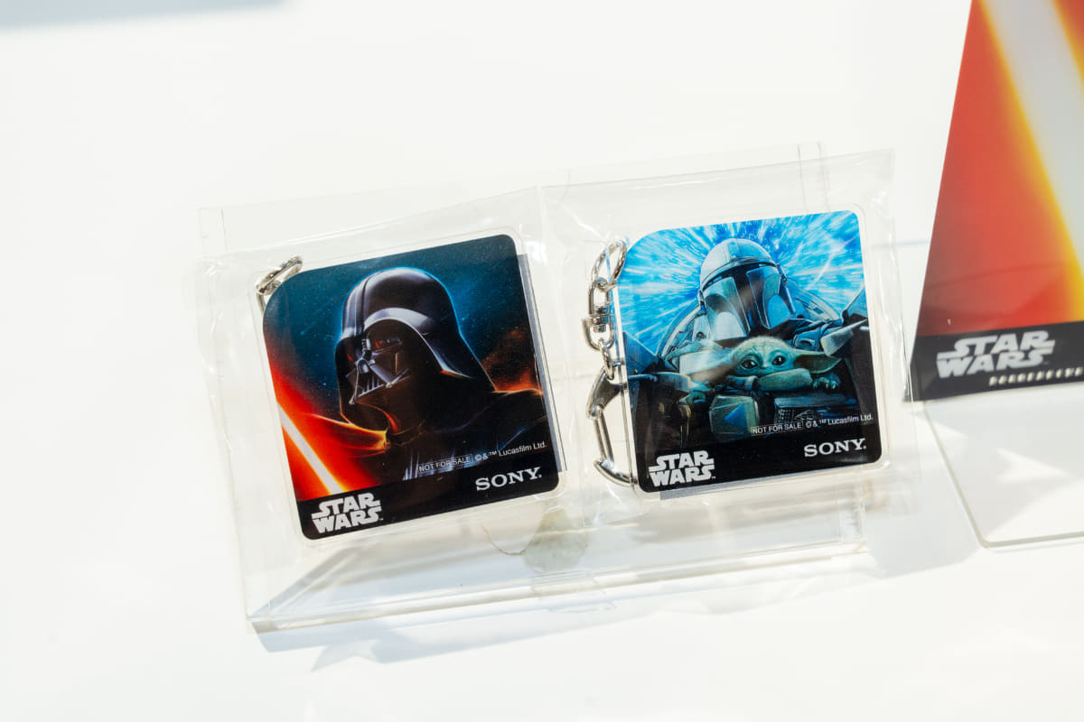 「オリジナルデザインキーチャーム」<br><span class="fnt-70">(C) ＆ Lucasfilm Ltd.</span>