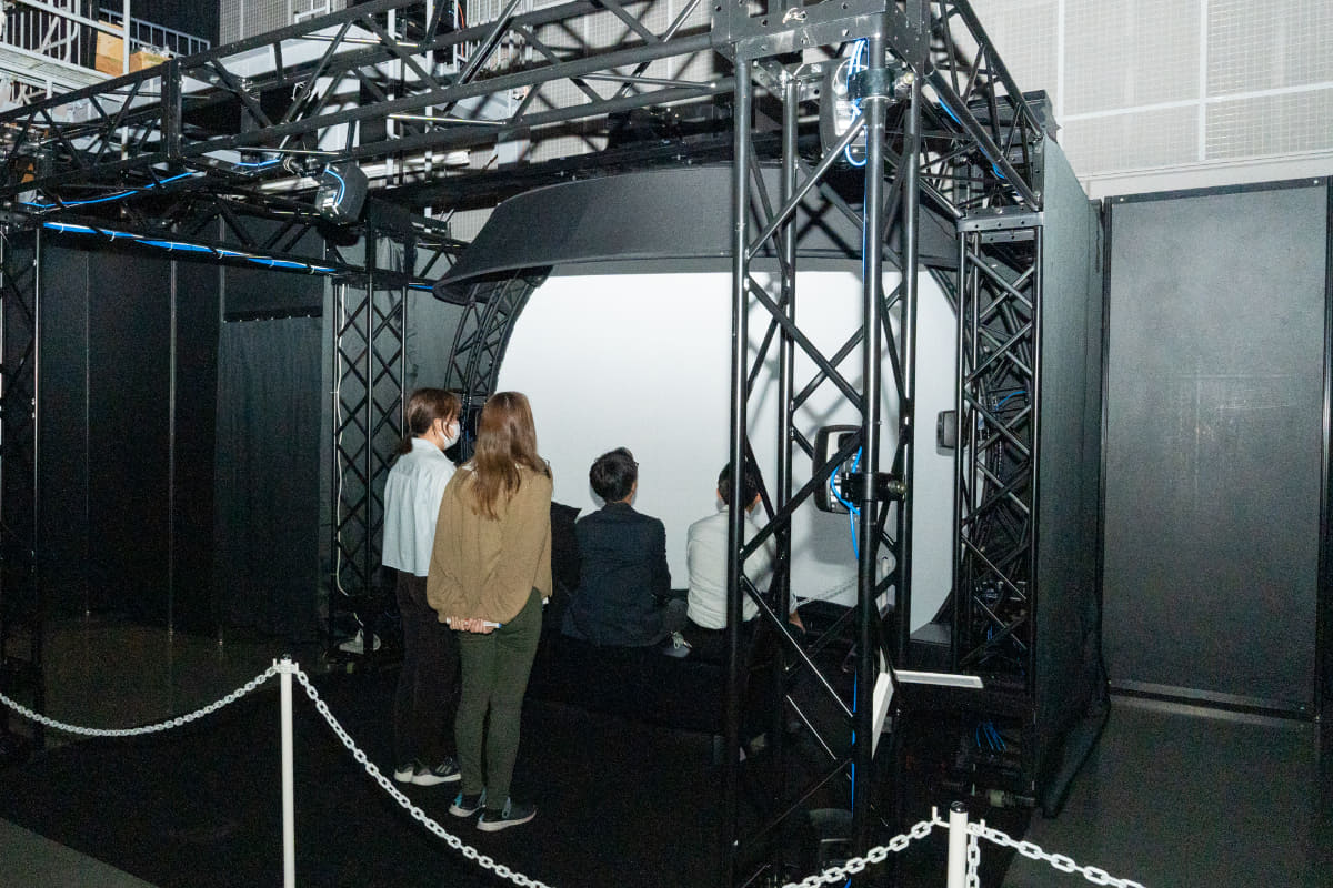 体験ブースの半球スクリーン