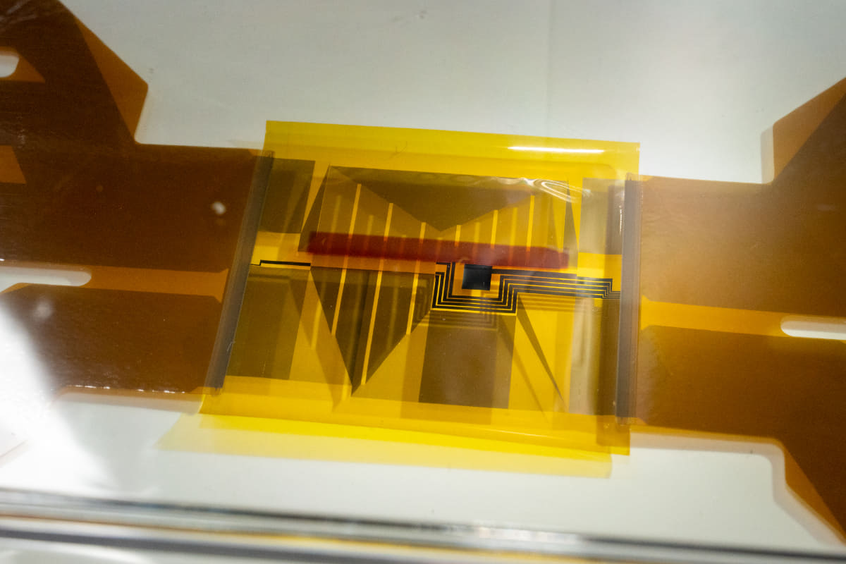 オレンジ色のラインの部分がイメージセンサー