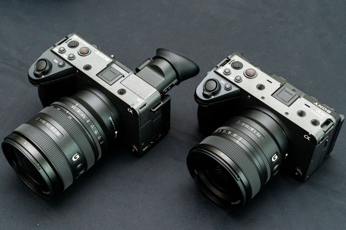 FX3/FX30よりもネジ穴の個数が減っている