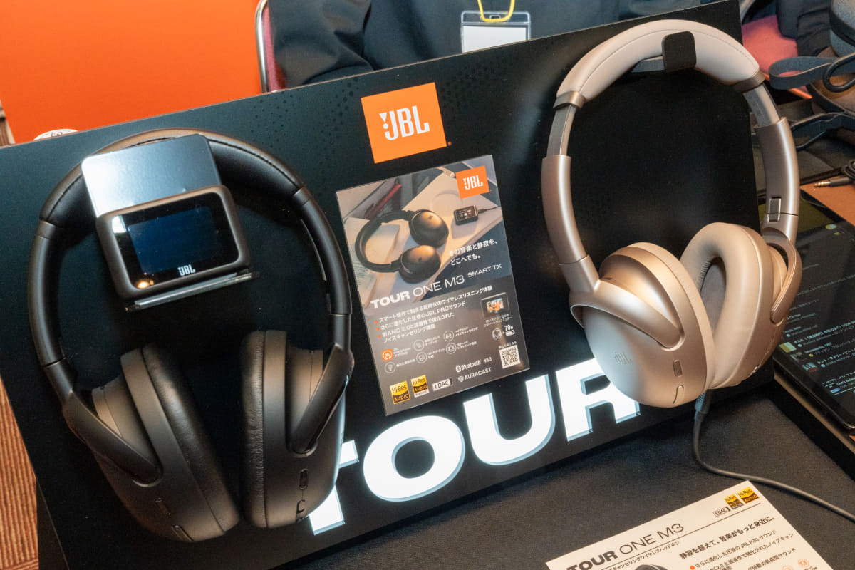 「Tour One M3 Smart Tx」(左)、「Tour One M3」(右)