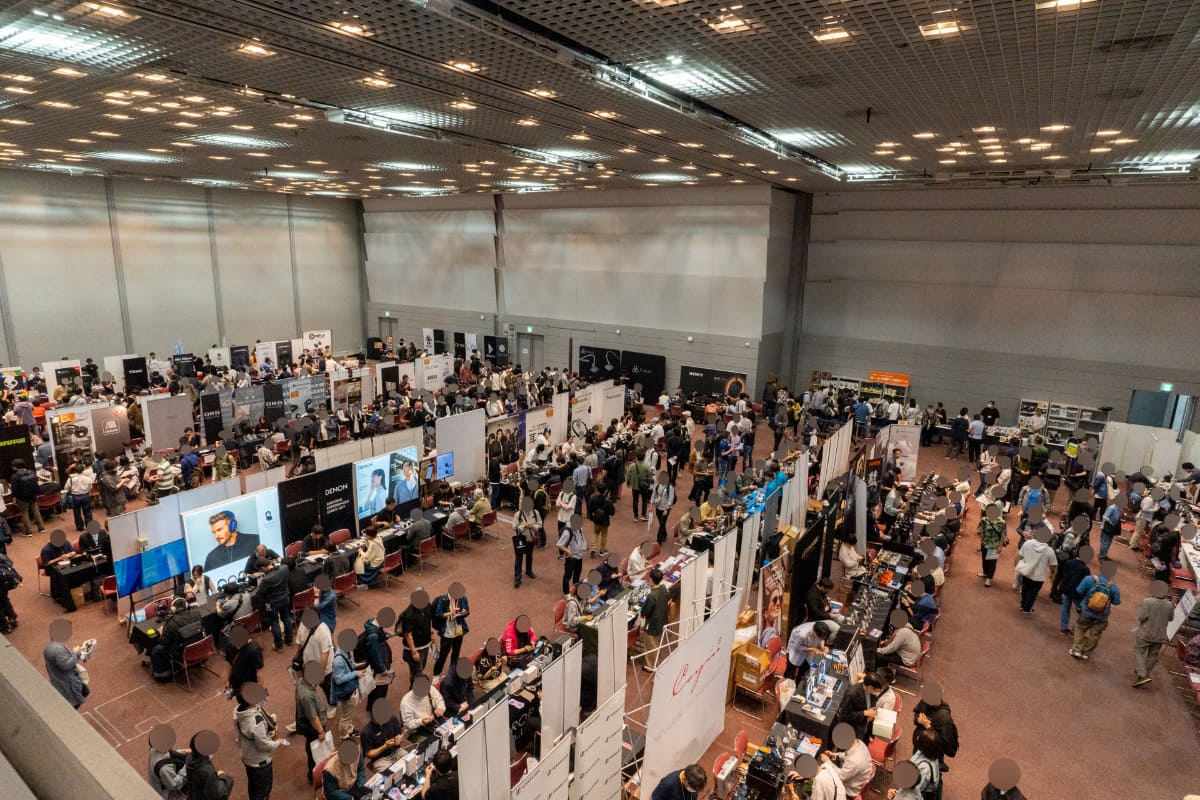 会場の様子。秋葉原に負けないくらい多くの人で賑わっている