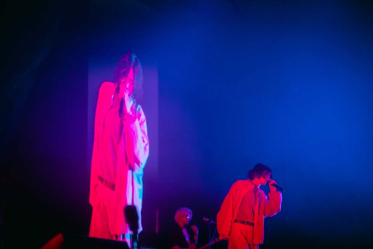 <span class="fnt-70">Photo by Jiro Konami</span>