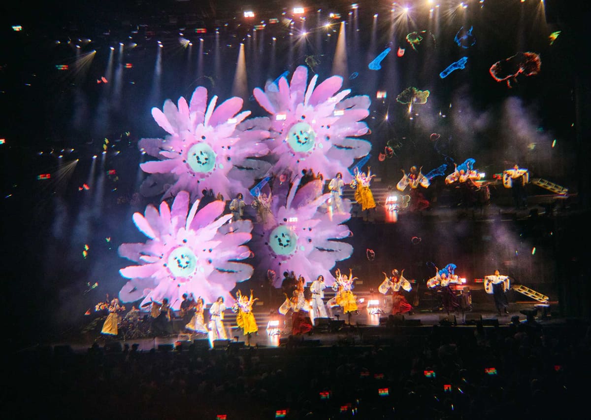 <span class="fnt-70">Photo by Jiro Konami</span>