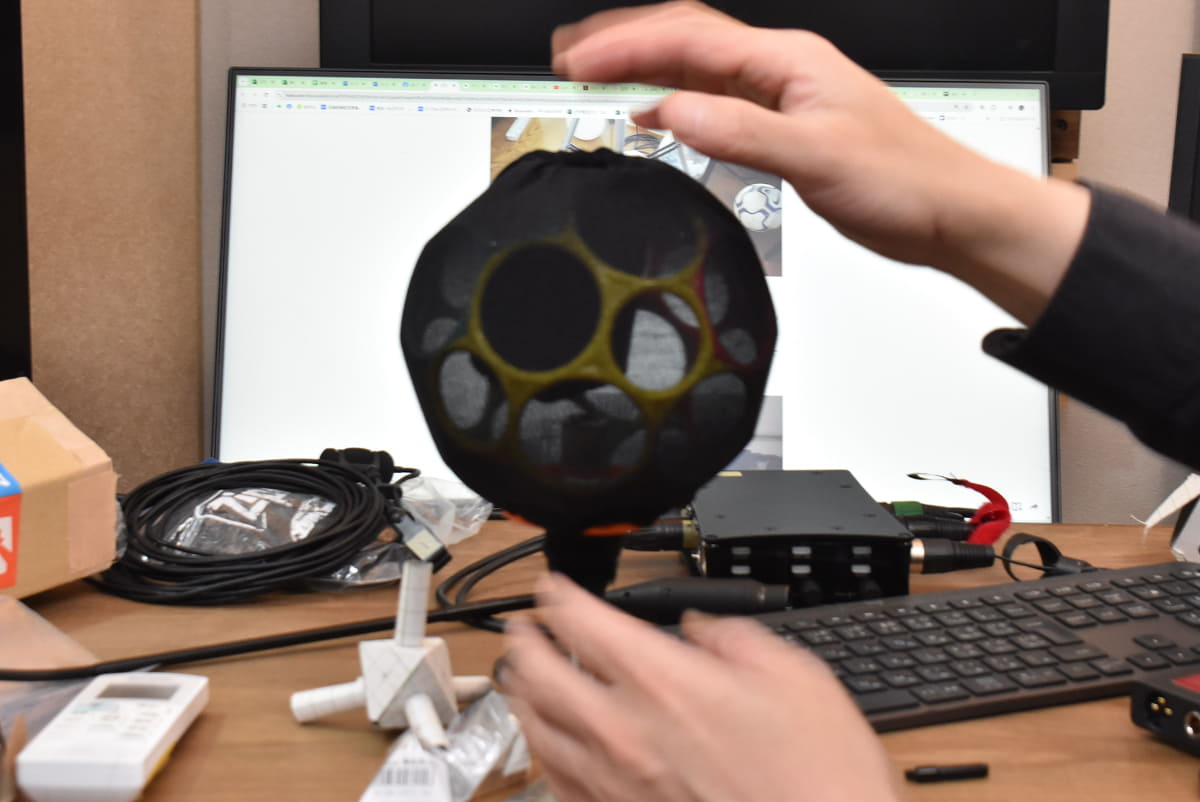 赤ちゃん用ボールを活用したウィンドシールド