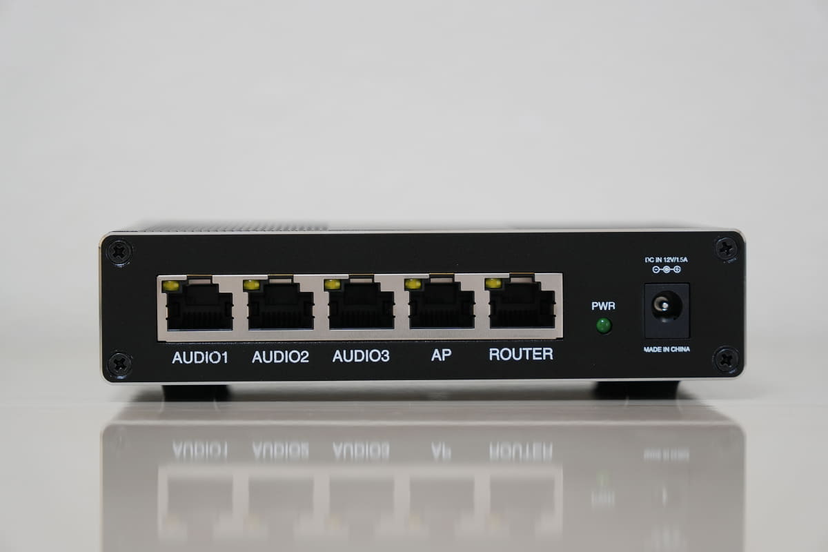 「DATA ISO BOX」の背面