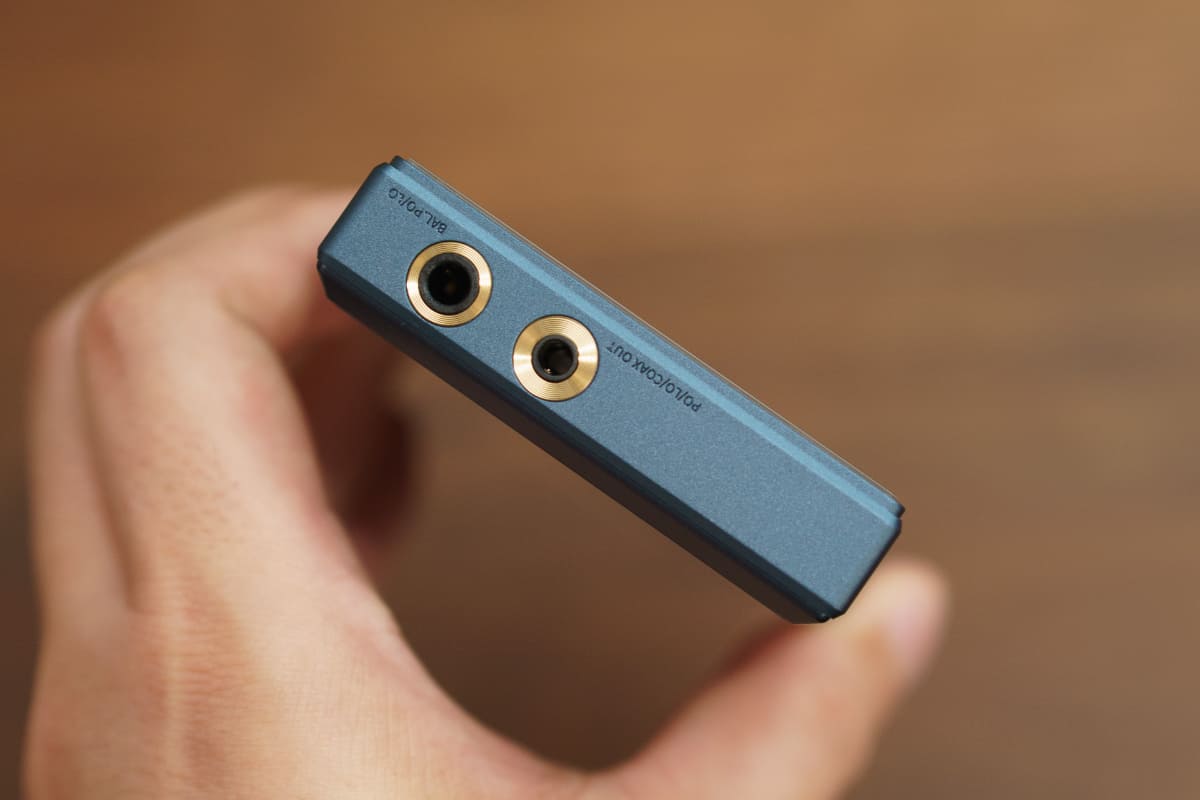 ヘッドフォン出力3.5mmシングルエンドと、4.4mmバランス