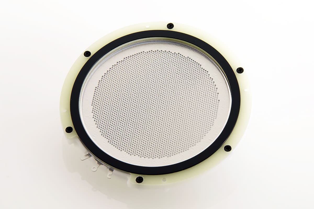 振動膜、固定電極を刷新した新型ユニット