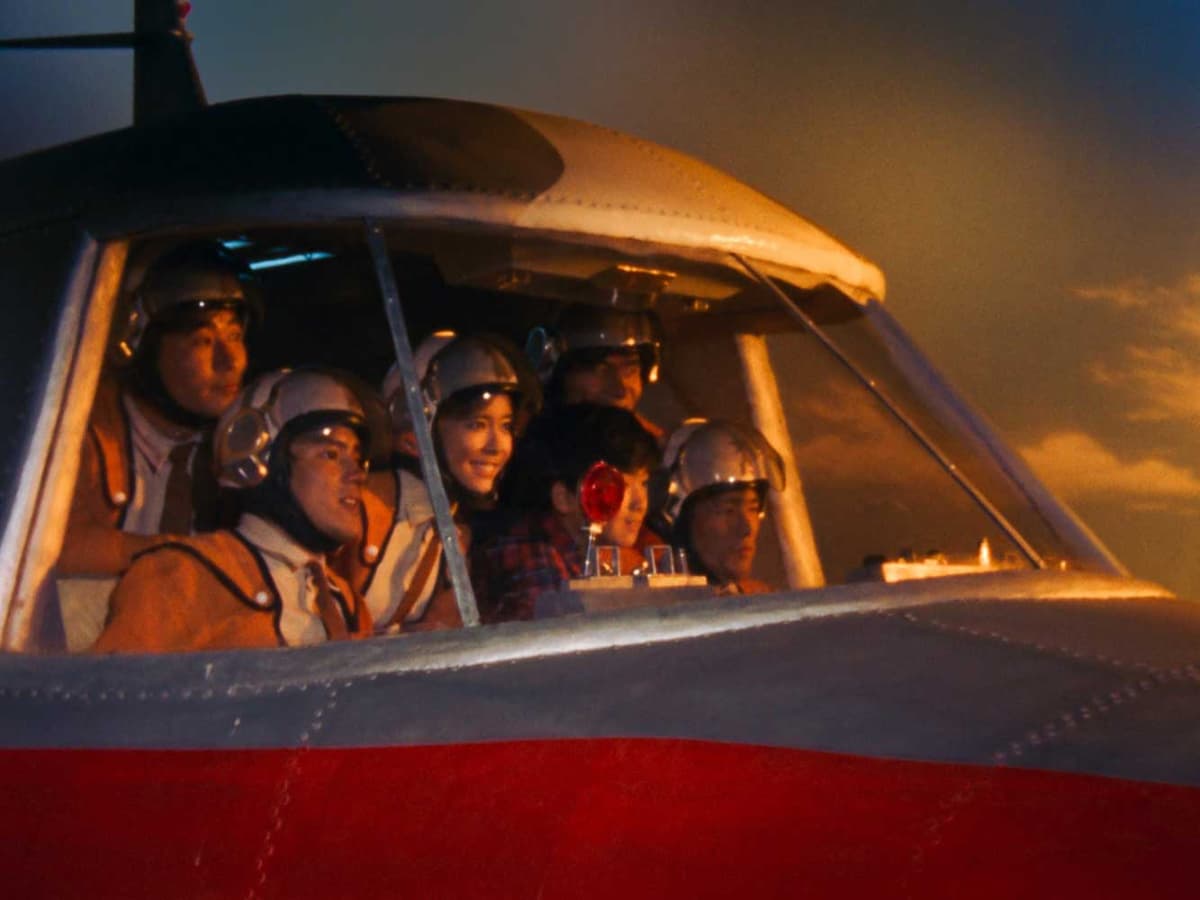 <span class="fnt-70">(C)円谷プロ</span>