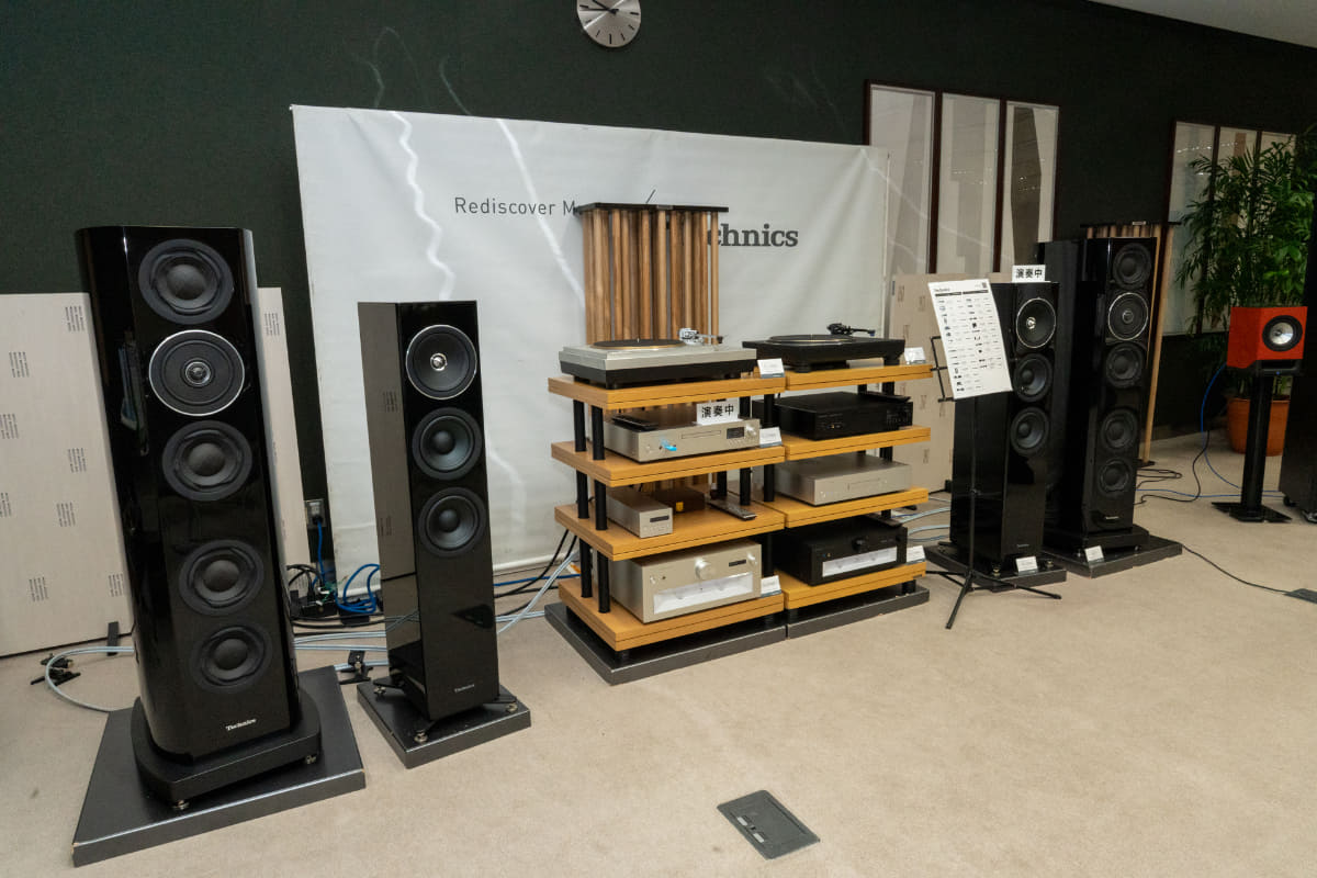テクニクスのプレーヤーとスピーカーで本格的に楽しめる