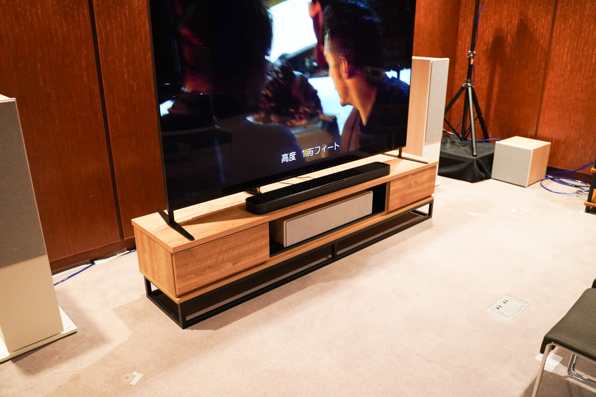 BAR 1300MKが体験できるシアタールームも用意されている