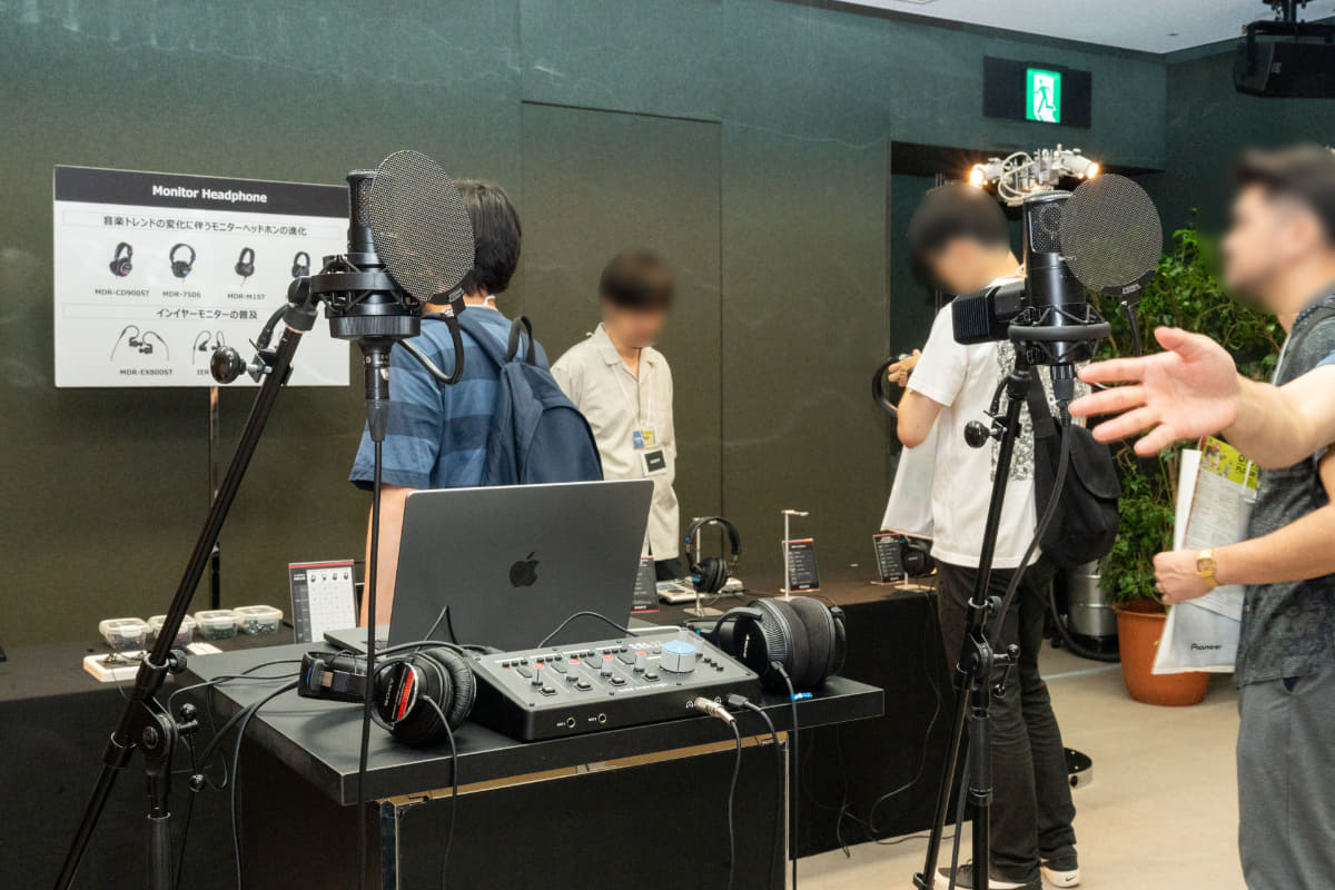 C-80(左)とC-800G(右)の音を比較できる