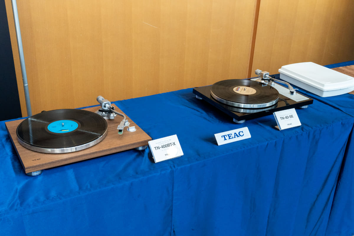 レコード音源も楽しめる