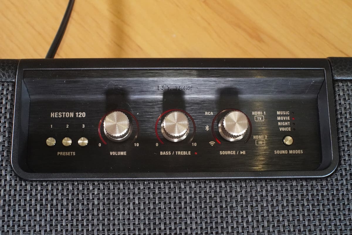 ノブのゴールドは伝統のカラーリング