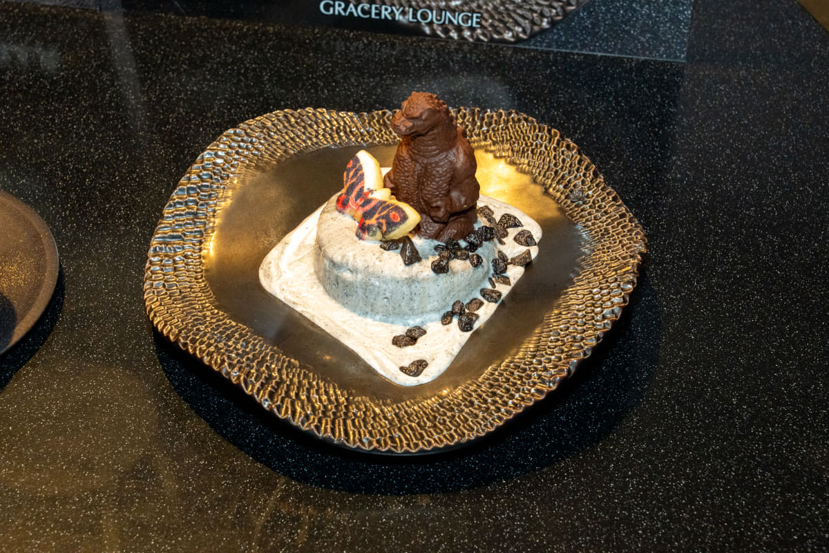 ゴジラVSモスラ パンケーキ島の決戦(3,300円)