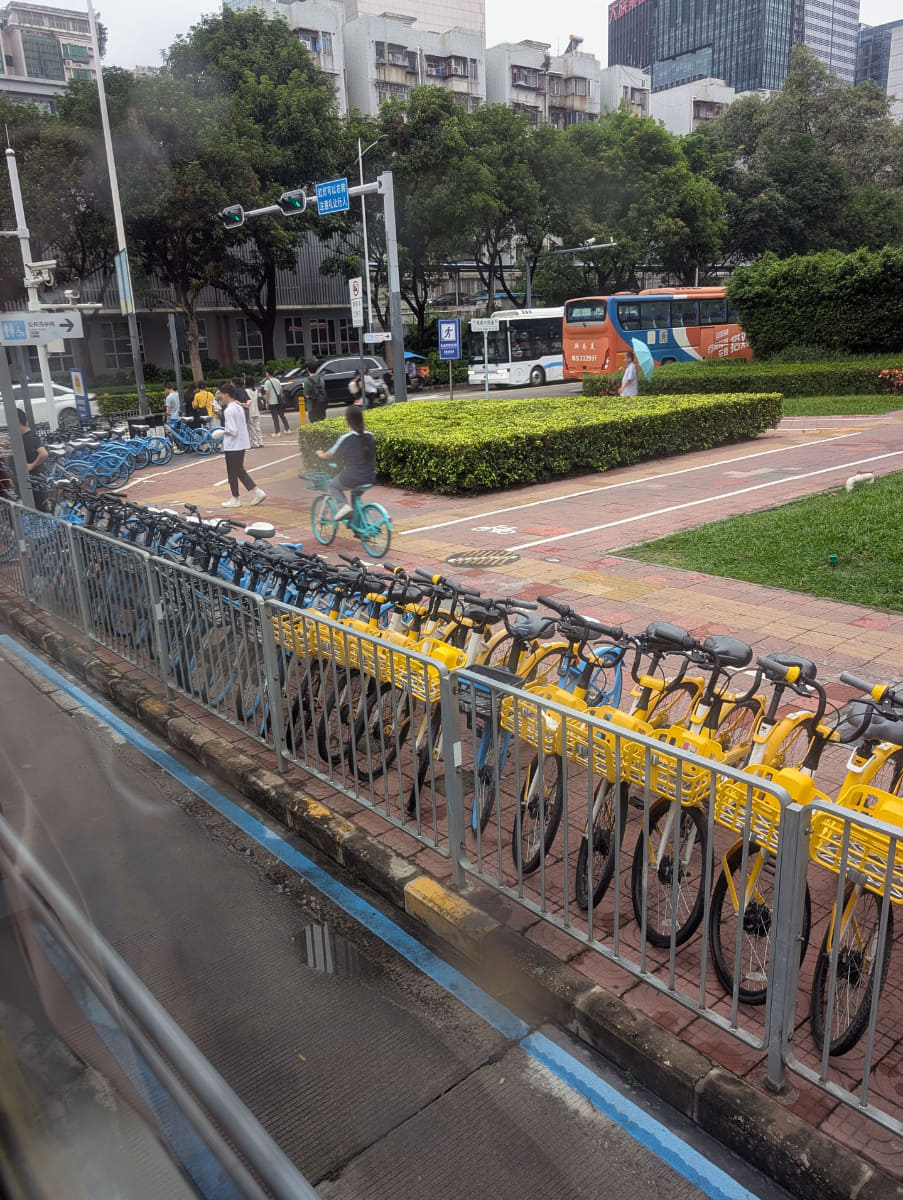 一時、爆発的に広まったレンタル自転車もいまだ健在